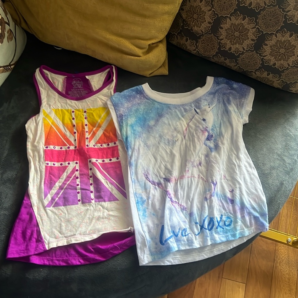 2 size 6 tops, good condition, a tank and a tee